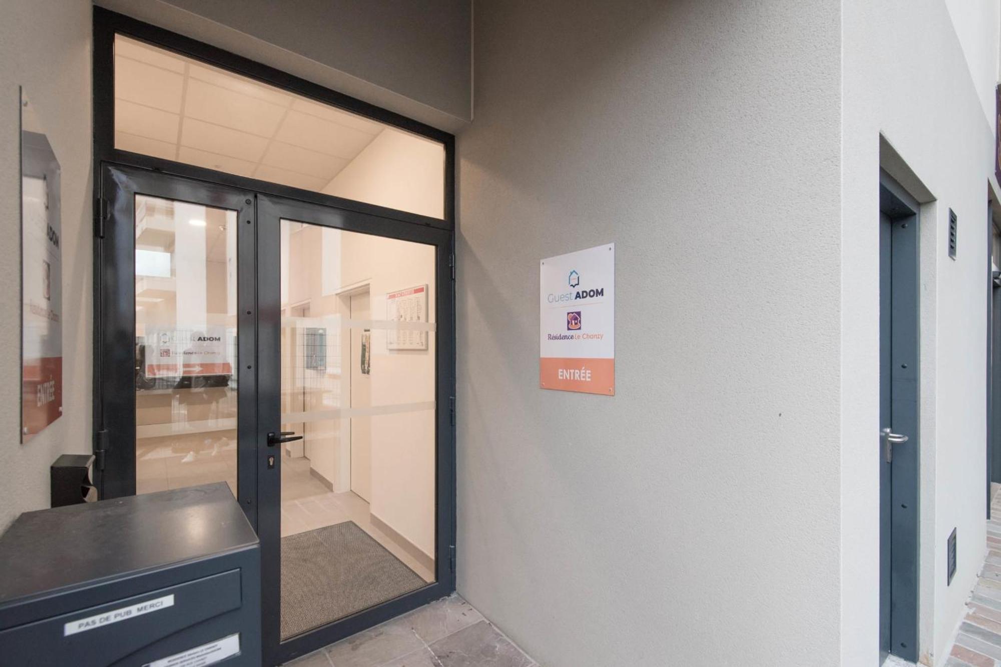 Pierrick - Studio Wifi Et Gare Apartment Le Mans Exterior photo
